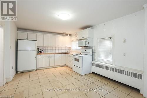 4477 Jordan Road, Lincoln (980 - Lincoln-Jordan/Vineland), ON - Indoor Photo Showing Kitchen