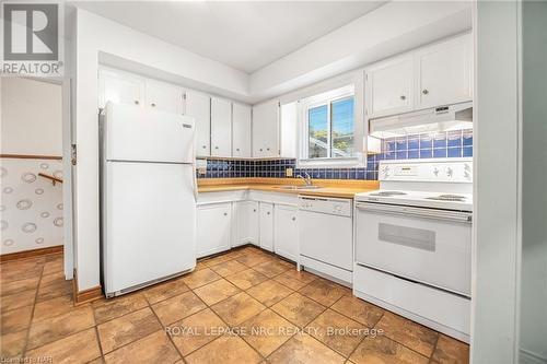 22 Rosemount Avenue, St. Catharines (442 - Vine/Linwell), ON - Indoor Photo Showing Kitchen