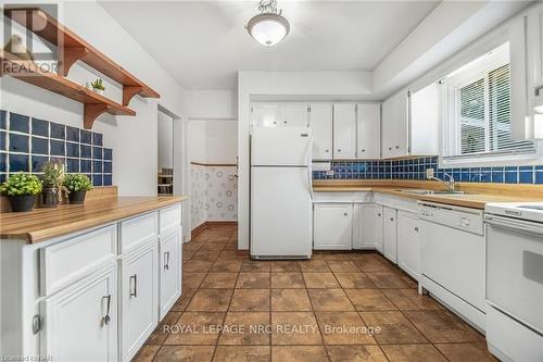 22 Rosemount Avenue, St. Catharines (442 - Vine/Linwell), ON - Indoor Photo Showing Kitchen