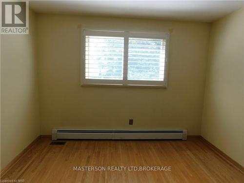 3004 Cullimore Avenue, Niagara Falls (206 - Stamford), ON - Indoor Photo Showing Other Room