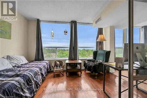 710 - 5100 Dorchester Road, Niagara Falls (212 - Morrison), ON - Indoor Photo Showing Bedroom