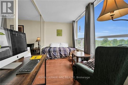 710 - 5100 Dorchester Road, Niagara Falls (212 - Morrison), ON - Indoor Photo Showing Bedroom