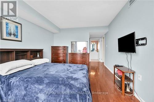 710 - 5100 Dorchester Road, Niagara Falls (212 - Morrison), ON - Indoor Photo Showing Bedroom