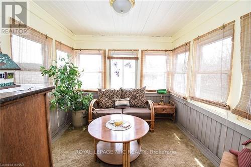 499 Townline Road, Niagara-On-The-Lake (104 - Rural), ON - Indoor Photo Showing Living Room