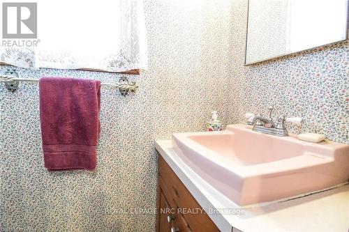 499 Townline Road, Niagara-On-The-Lake (104 - Rural), ON - Indoor Photo Showing Bathroom