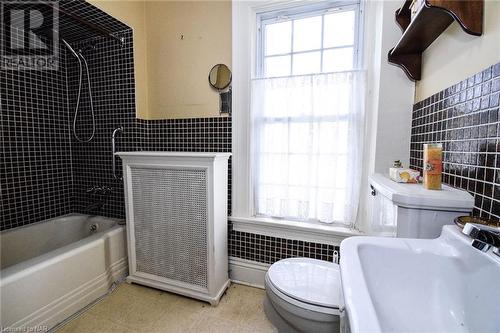 499 Townline Road, Niagara-On-The-Lake (104 - Rural), ON - Indoor Photo Showing Bathroom