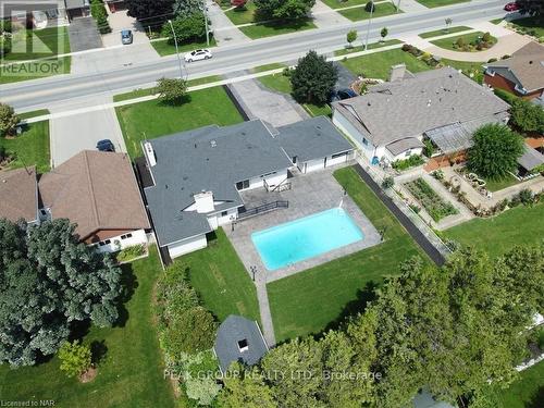 190 Lakeshore Road, St. Catharines (442 - Vine/Linwell), ON - Outdoor With In Ground Pool With View