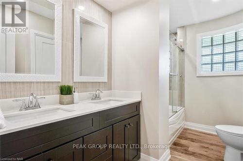 190 Lakeshore Road, St. Catharines (442 - Vine/Linwell), ON - Indoor Photo Showing Bathroom