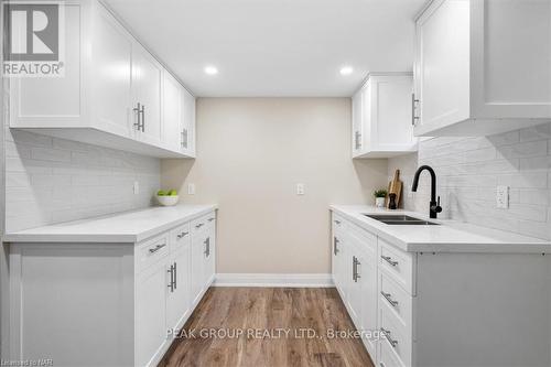 190 Lakeshore Road, St. Catharines (442 - Vine/Linwell), ON - Indoor Photo Showing Kitchen With Double Sink