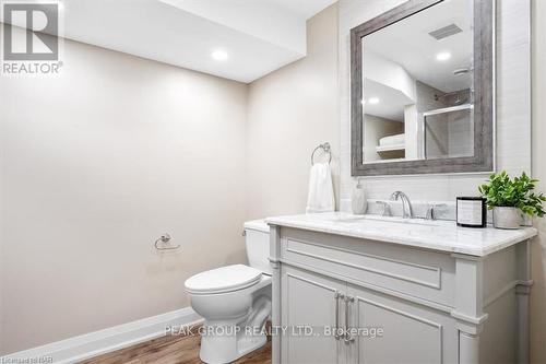 190 Lakeshore Road, St. Catharines (442 - Vine/Linwell), ON - Indoor Photo Showing Bathroom