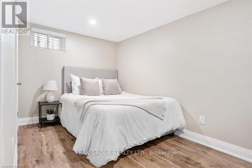 190 Lakeshore Road, St. Catharines (442 - Vine/Linwell), ON - Indoor Photo Showing Bedroom