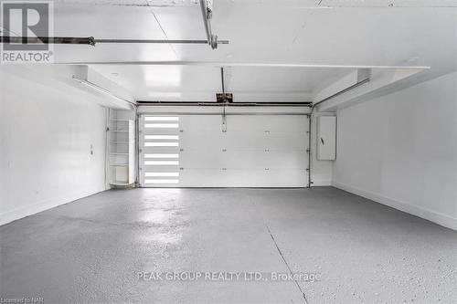 190 Lakeshore Road, St. Catharines (442 - Vine/Linwell), ON - Indoor Photo Showing Garage