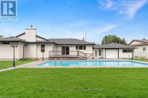 190 Lakeshore Road, St. Catharines (442 - Vine/Linwell), ON - Outdoor With In Ground Pool With Backyard With Exterior