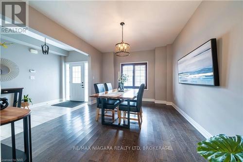 7181 Lionshead Avenue, Niagara Falls (220 - Oldfield), ON - Indoor Photo Showing Dining Room