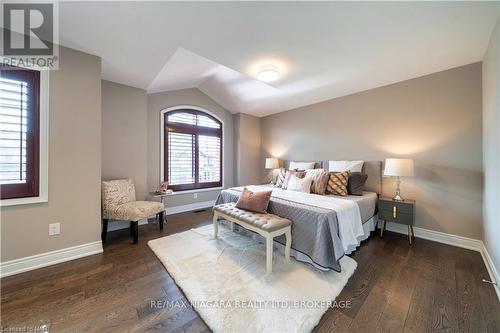 7181 Lionshead Avenue, Niagara Falls (220 - Oldfield), ON - Indoor Photo Showing Bedroom