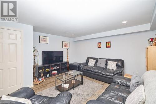 30 Cartier Drive, St. Catharines (442 - Vine/Linwell), ON - Indoor Photo Showing Living Room