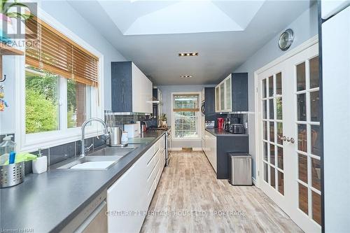 30 Cartier Drive, St. Catharines (442 - Vine/Linwell), ON - Indoor Photo Showing Kitchen