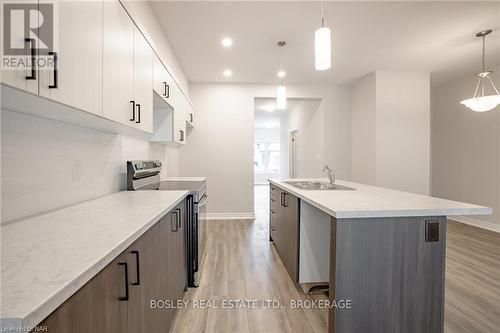 2A - 41 St Davids Road West, Thorold (557 - Thorold Downtown), ON - Indoor Photo Showing Kitchen