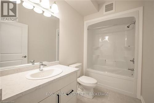 2A - 41 St Davids Road West, Thorold (557 - Thorold Downtown), ON - Indoor Photo Showing Bathroom