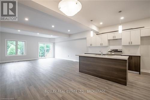 2A - 41 St Davids Road West, Thorold (557 - Thorold Downtown), ON - Indoor Photo Showing Kitchen