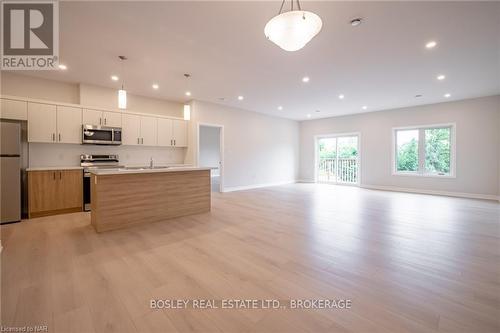 2B - 41 St Davids Road West, Thorold (557 - Thorold Downtown), ON - Indoor Photo Showing Kitchen