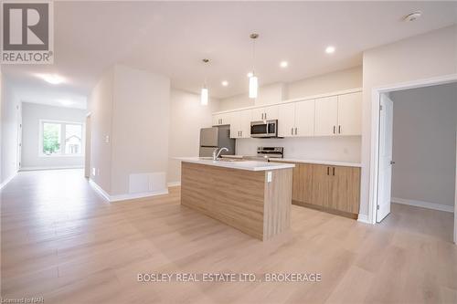 2B - 41 St Davids Road West, Thorold (557 - Thorold Downtown), ON - Indoor Photo Showing Kitchen