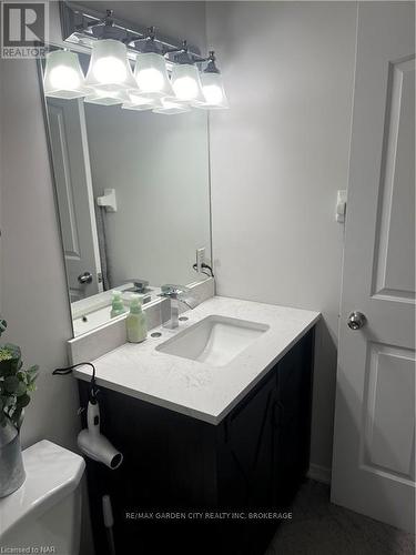 504 - 8111 Forest Glen Drive, Niagara Falls (208 - Mt. Carmel), ON - Indoor Photo Showing Bathroom