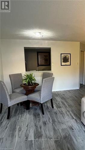 504 - 8111 Forest Glen Drive, Niagara Falls (208 - Mt. Carmel), ON - Indoor Photo Showing Living Room