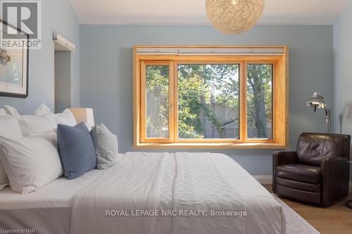 69 Niagara Street, Niagara-On-The-Lake (101 - Town), ON - Indoor Photo Showing Bedroom