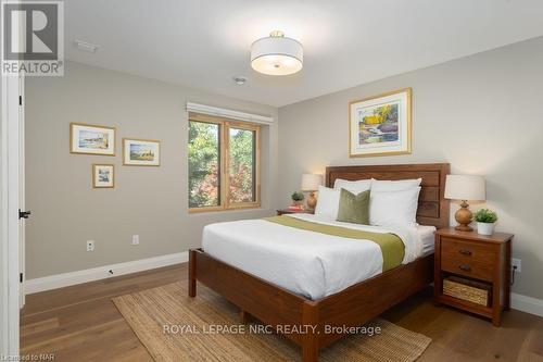 69 Niagara Street, Niagara-On-The-Lake (101 - Town), ON - Indoor Photo Showing Bedroom