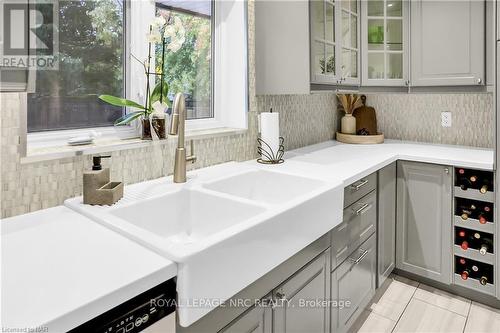 23 Pinewood Avenue, Grimsby (542 - Grimsby East), ON - Indoor Photo Showing Kitchen With Double Sink