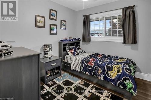 23 Pinewood Avenue, Grimsby (542 - Grimsby East), ON - Indoor Photo Showing Bedroom