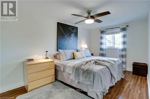 3522 East Main Street, Fort Erie (328 - Stevensville), ON - Indoor Photo Showing Bedroom