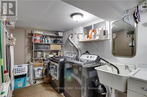 3522 East Main Street, Fort Erie (328 - Stevensville), ON - Indoor Photo Showing Laundry Room