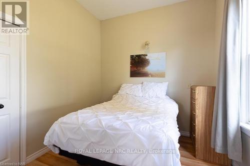 51 Haynes Avenue, St. Catharines (450 - E. Chester), ON - Indoor Photo Showing Bedroom