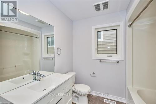 34 Bruce Street, Welland (768 - Welland Downtown), ON - Indoor Photo Showing Bathroom