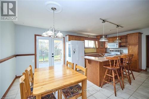 1463 Phillips Street, Fort Erie (334 - Crescent Park), ON - Indoor Photo Showing Dining Room