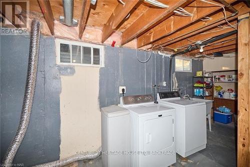 1463 Phillips Street, Fort Erie (334 - Crescent Park), ON - Indoor Photo Showing Laundry Room