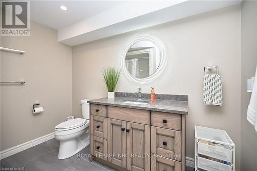 880 Metler Rd Road, Pelham (663 - North Pelham), ON - Indoor Photo Showing Bathroom