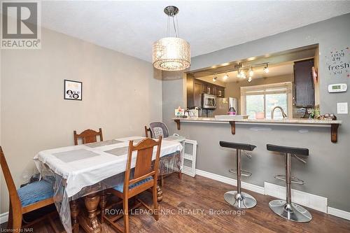 7 - 50 Lakeshore Road Road, St. Catharines (443 - Lakeport), ON - Indoor Photo Showing Dining Room