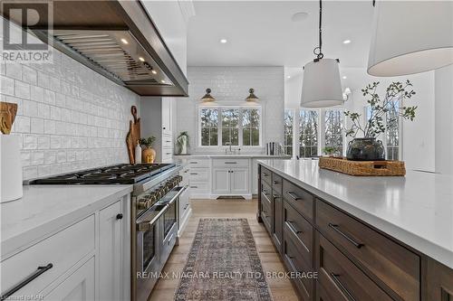 338 Hwy 20 W, Pelham (664 - Fenwick), ON - Indoor Photo Showing Kitchen With Upgraded Kitchen