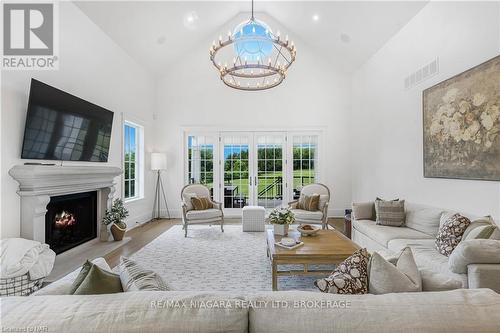 338 Hwy 20 W, Pelham (664 - Fenwick), ON - Indoor Photo Showing Living Room With Fireplace