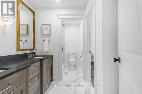 338 Hwy 20 W, Pelham (664 - Fenwick), ON - Indoor Photo Showing Bathroom