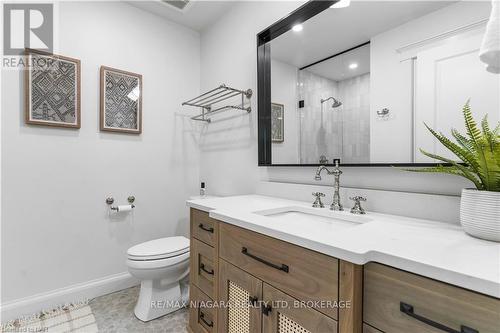 338 Hwy 20 W, Pelham (664 - Fenwick), ON - Indoor Photo Showing Bathroom