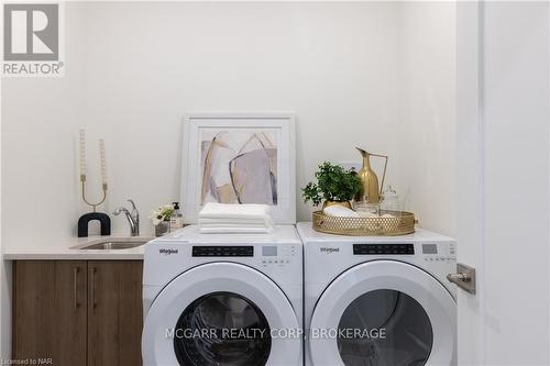 403 - 77 Yates Street, St. Catharines (451 - Downtown), ON - Indoor Photo Showing Laundry Room