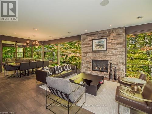 1925 Hansler Street, Pelham (663 - North Pelham), ON - Indoor With Fireplace