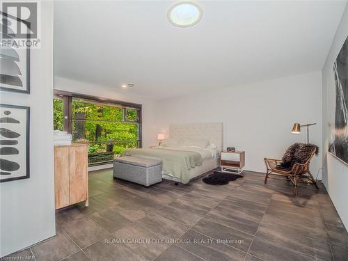 1925 Hansler Street, Pelham (663 - North Pelham), ON - Indoor Photo Showing Bedroom