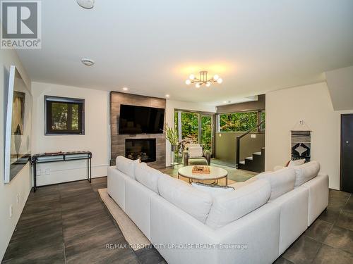 1925 Hansler Street, Pelham (663 - North Pelham), ON - Indoor Photo Showing Living Room