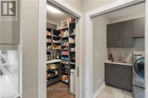 18 - 30 Power Glen, St. Catharines (462 - Rykert/Vansickle), ON - Indoor Photo Showing Laundry Room