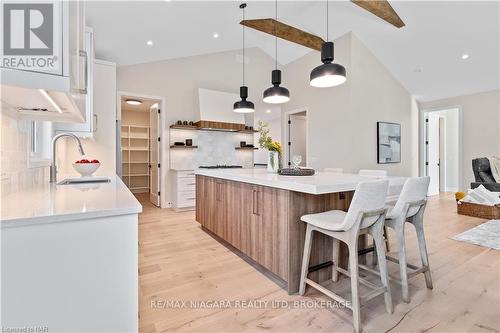 27 Maple Leaf Avenue S, Fort Erie (335 - Ridgeway), ON - Indoor Photo Showing Kitchen